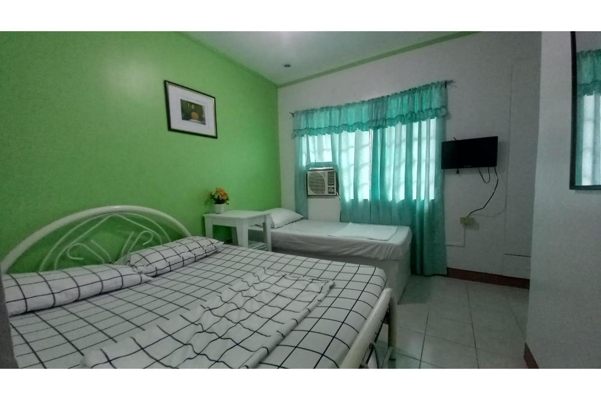 Oyo 1048 Jomckayl Apartelle Naga  Bagian luar foto