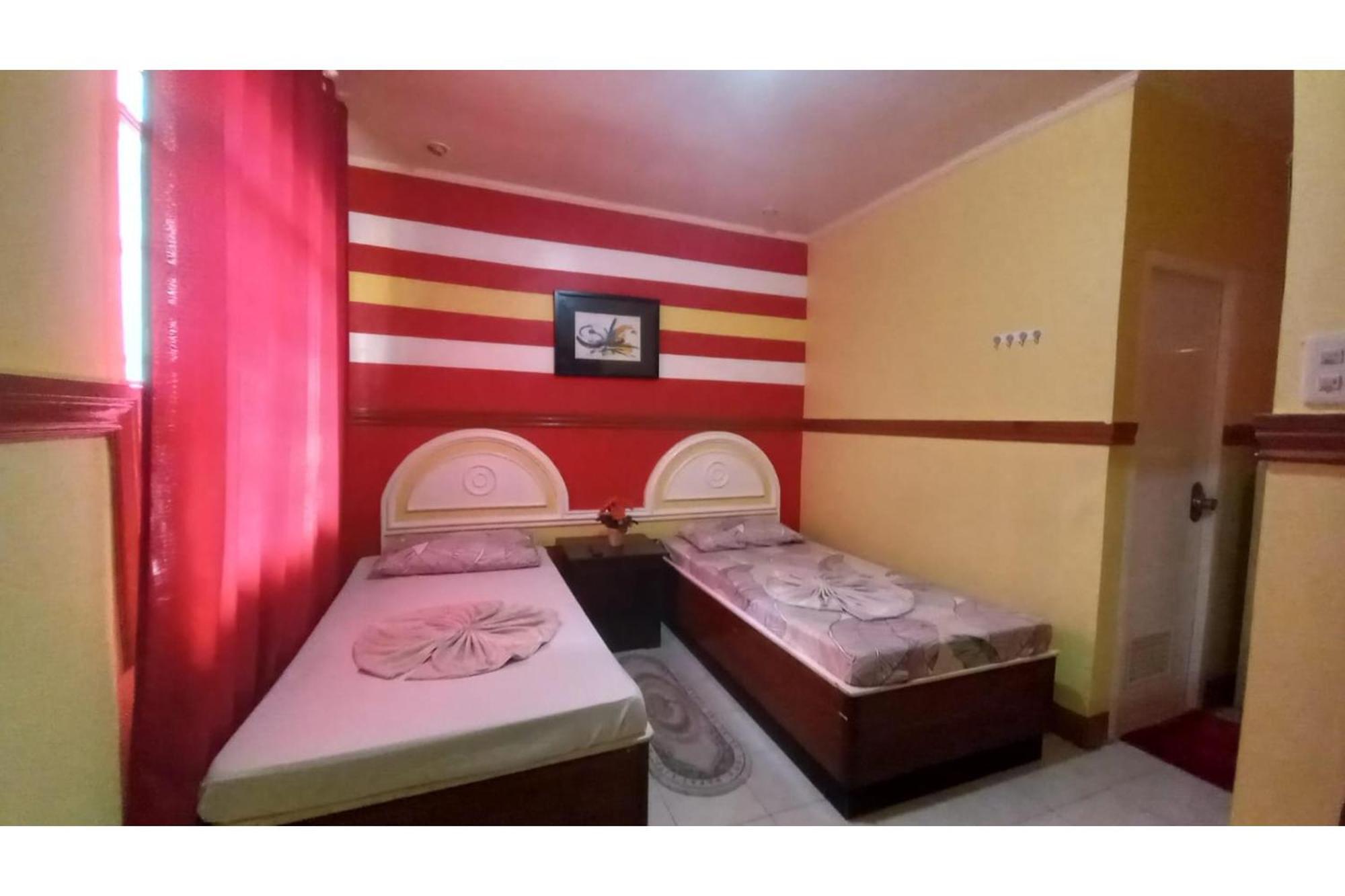 Oyo 1048 Jomckayl Apartelle Naga  Bagian luar foto
