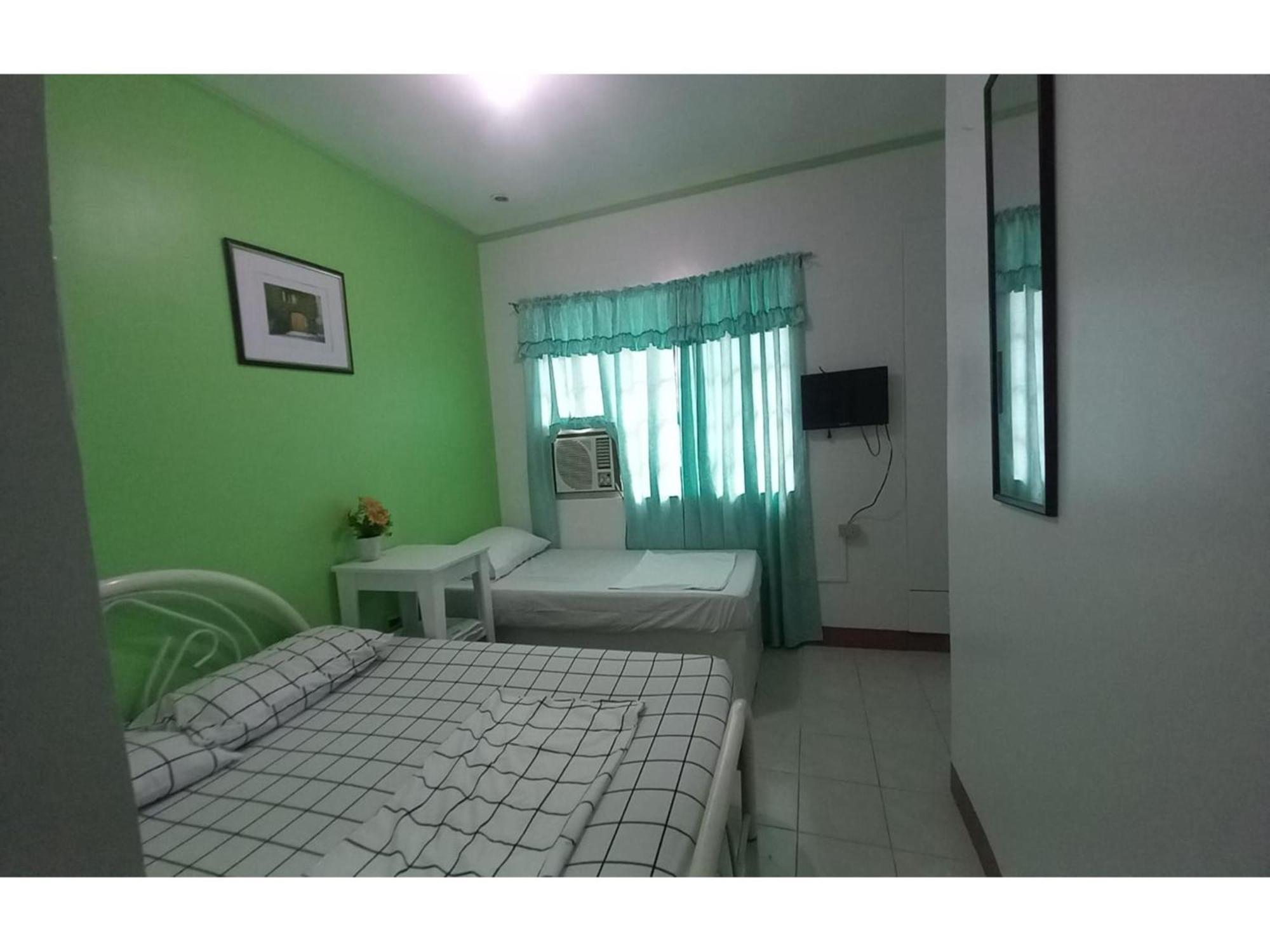 Oyo 1048 Jomckayl Apartelle Naga  Bagian luar foto