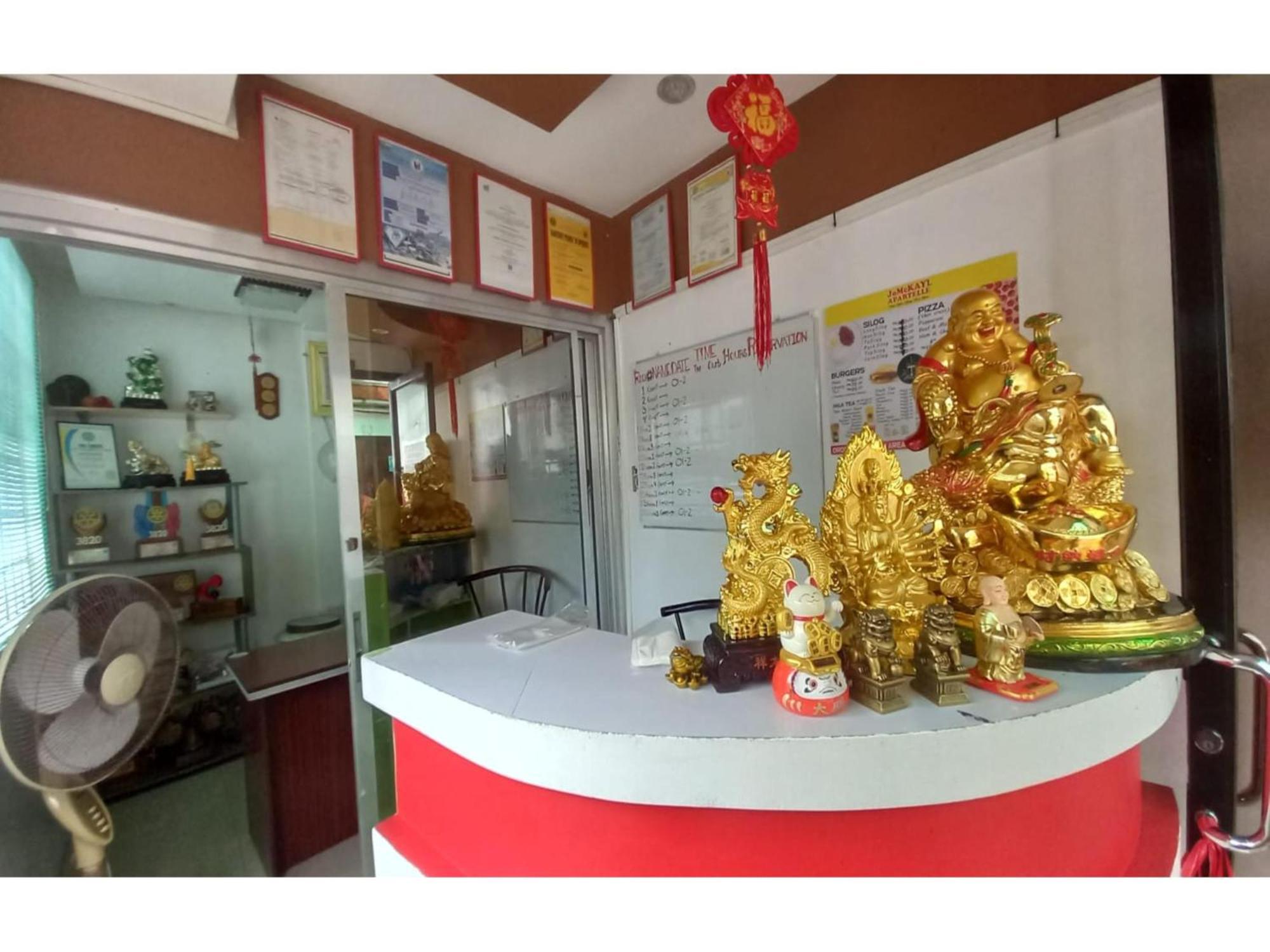 Oyo 1048 Jomckayl Apartelle Naga  Bagian luar foto